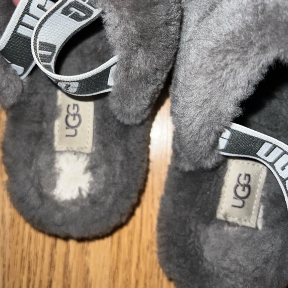 UGG Slippers - Picture 3 of 5